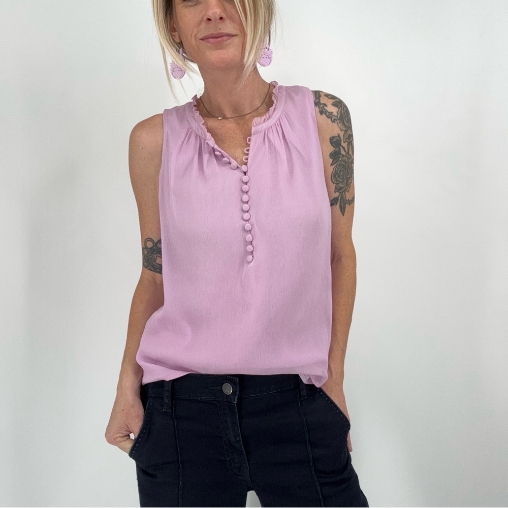 J. Crew Sleeveless Top Women’s 2 100% Silk Lilac Textured Office Career Buttons